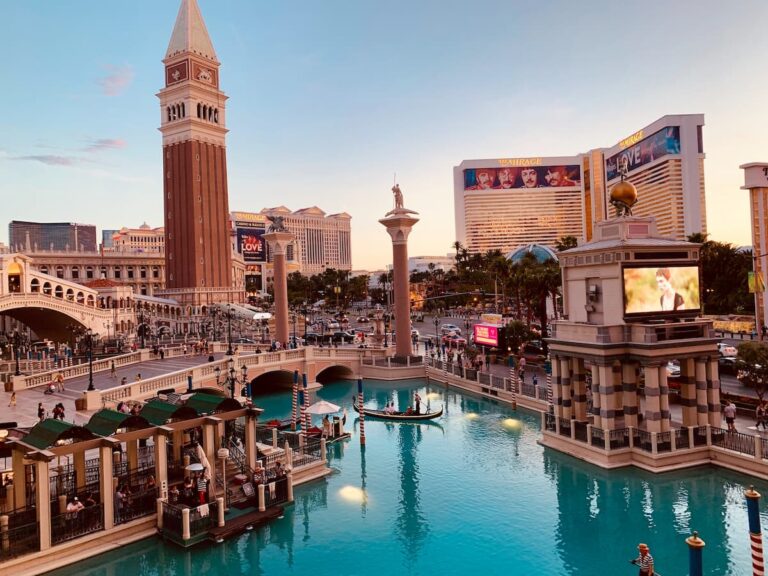 24 Amazing Things to Do in Las Vegas During the Daytime - Uprooted Traveler